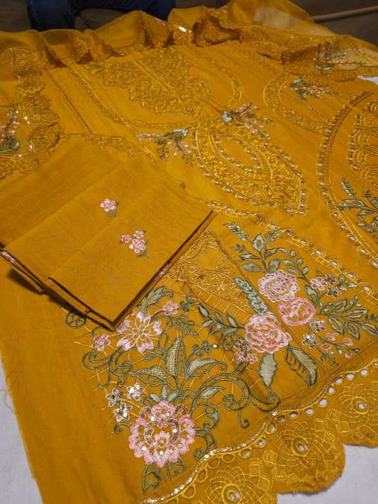 Embroidered Lawn Suit EL008