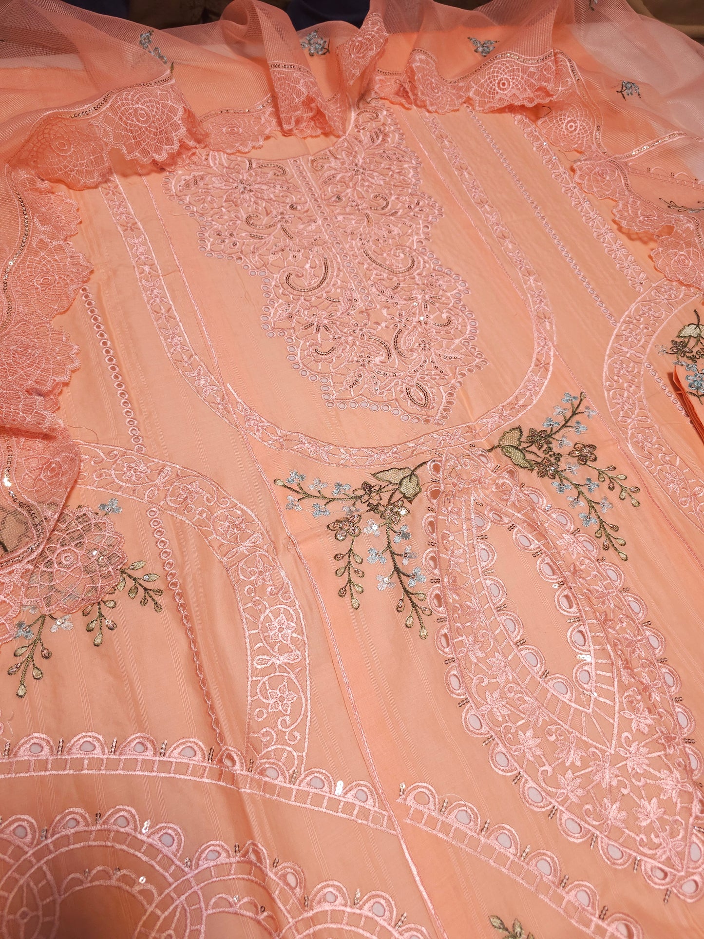 Embroidered Lawn Suit EL009