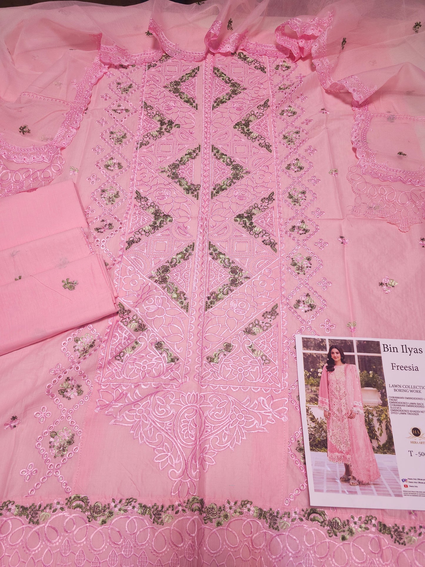 Embroidered Lawn Suit EL010
